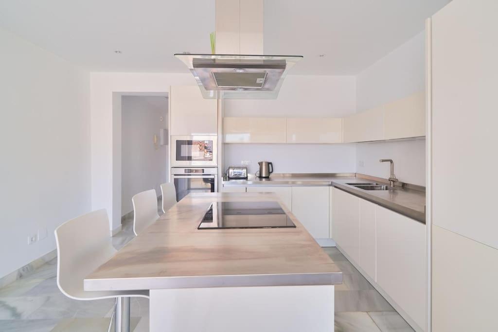 Superbe Appartement Avec Jaccuzi Marbella Buitenkant foto